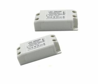 la fuente de alimentación constante del voltaje LED de 60W 12V DC 5A 220VAC entró 3 años de garantía