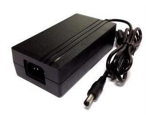 nivel 5 del adaptador de la CA DC de 12V 5a para CCTVs/cuaderno 100 ~ entrada 240v