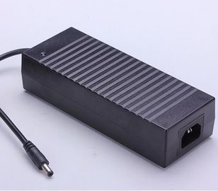 nivel 5 del adaptador de la CA DC de 12V 5a para CCTVs/cuaderno 100 ~ entrada 240v