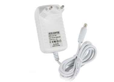El alimentación del adaptador de la pared del ABS de la PC fuente 24 vatios de la eficacia del 80%, servicio del ODM del OEM