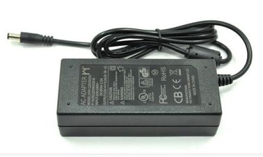 CA de la transferencia al adaptador de DC para el conector de salida del cigarrillo, ligero
