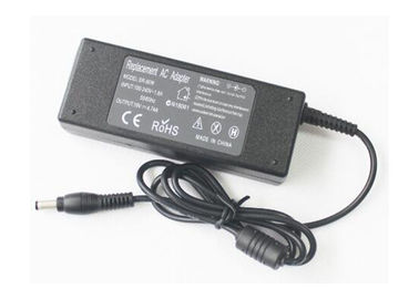 Cargador de la fuente de alimentación del ordenador portátil del reemplazo de la FCC de Rohs para Toshiba, protección de SCP OVP