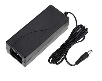 Cargador ligero del adaptador de la CA DC para CCTVs/monitor LCD, 142*62*35M M