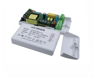 1A 1000mA 12W al voltaje constante 15w llevó a la FCC de Rohs del CE del conductor 12v marcada