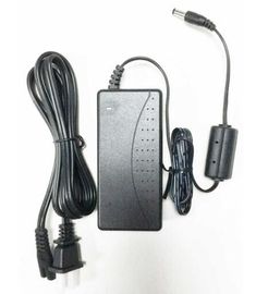 Cargador de batería de la fuente del enchufe de pared del plástico 12V 2.5A del ABS, transformador llevado de las tiras